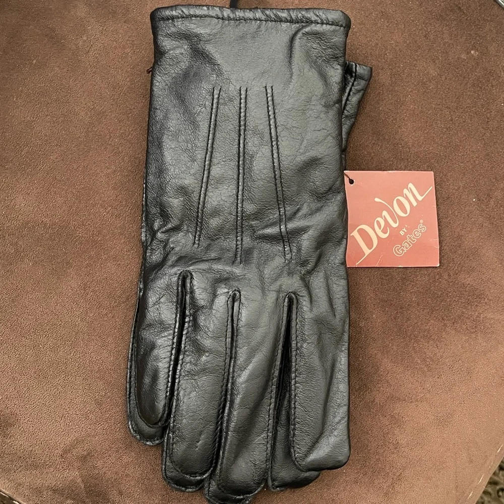 NWT. Men’s black leather gloves. Size medium. - Picture 1 of 4
